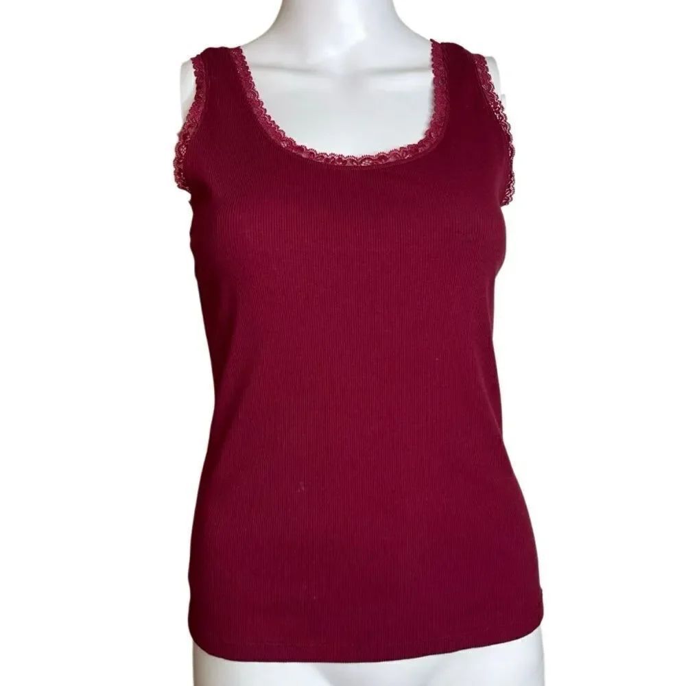Each Yes Burgundy Lace Trim Tank Top Size Medium